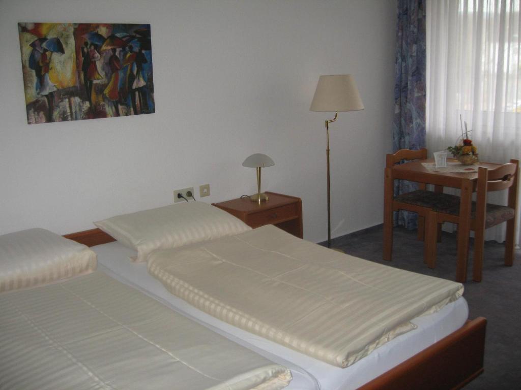 Hotel Alt-Holzhausen 바트피르몬트 객실 사진
